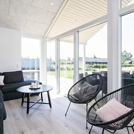 4 Star In Vaeggerlose Feriehus *