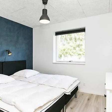 4 Star In Vaeggerlose Feriehus