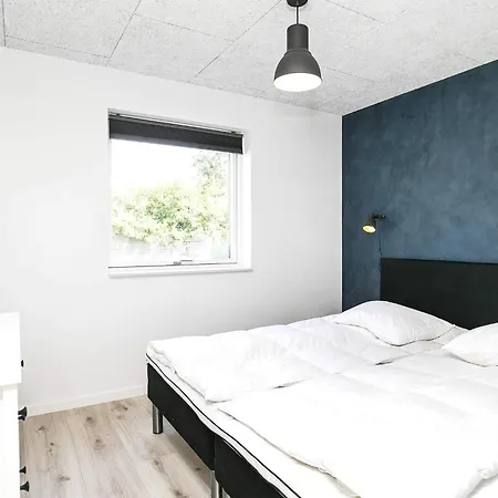 Feriehus 4 Star In Vaeggerlose Bøtø By